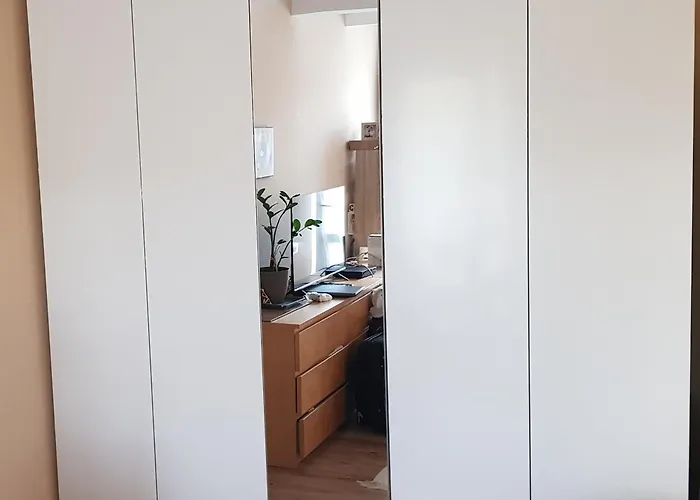 Brzeziny Dworska 24 *